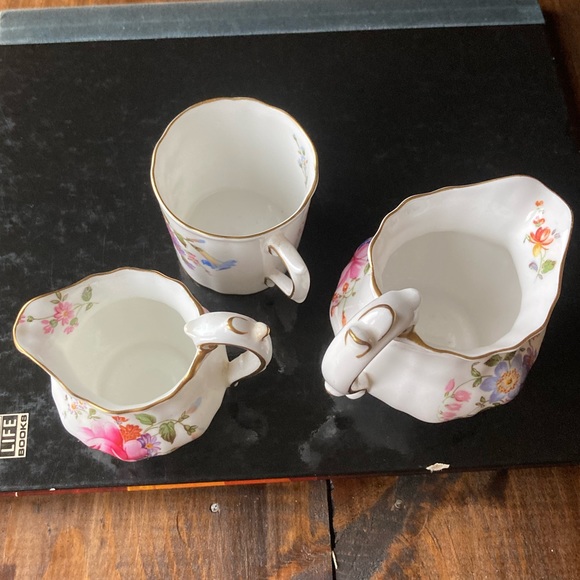 Royal Crown Derby Creamers & Cup - Derby Posies Pattern in Purple & Pink - Picture 17 of 17